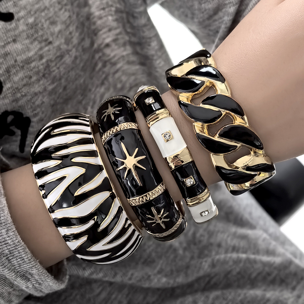 Enameled Golden Plated Zebra-P - Zebra Tablet Accessories recension och pris